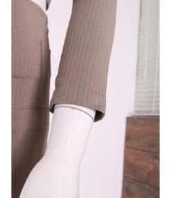 Four-piece Solid Color Stretch Sports Suit SO090013 -NIKA Clothing Shop img 3173 1